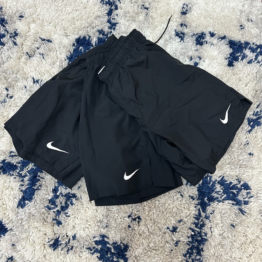 Nike Sz M Dri-Fit shorts - Picture 4 of 4